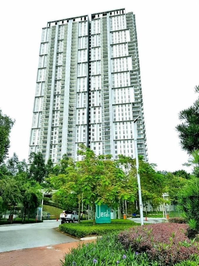 Cyberjaya & Putrajaya Verdi Nature 5 Plus 2 Pax Fully Air-Con Dış mekan fotoğraf